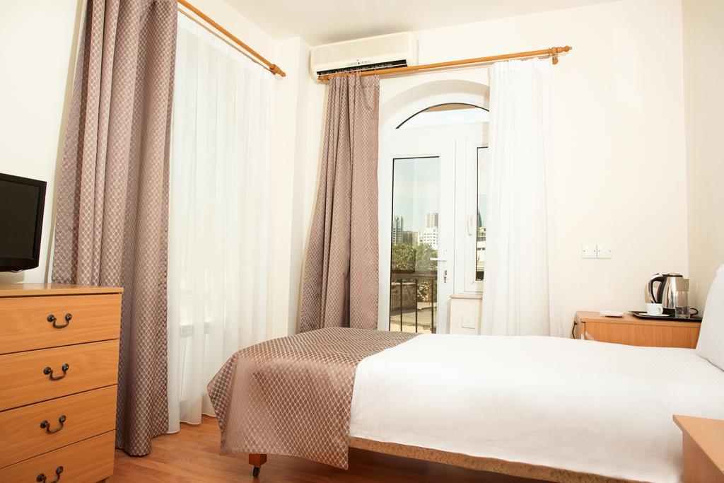 Old Hotel 3*